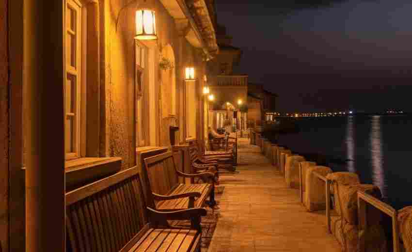 青島有哪些SEO服務公司在專業(yè)優(yōu)勢和特點上表現(xiàn)突出？