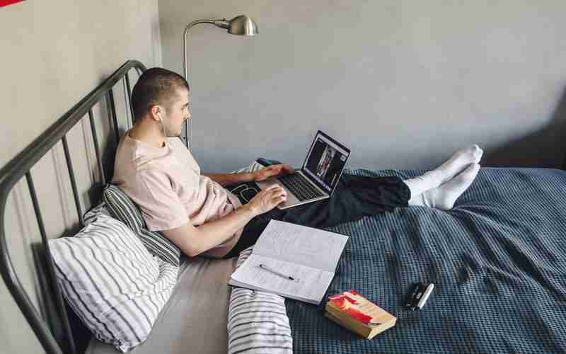 大學(xué)網(wǎng)站模板免費下載-ppt免費模板下載大全